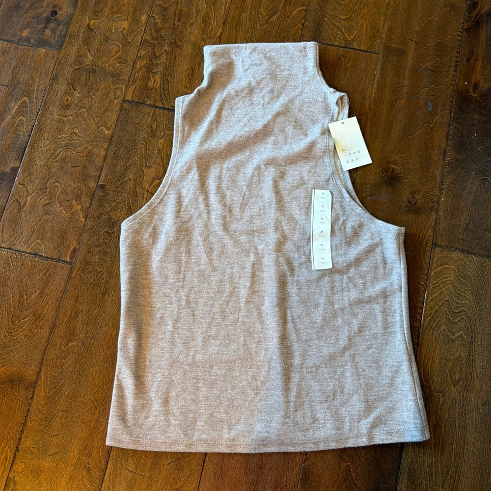 A New Day Women M Mock Neck Brushed Microfiber Sleeveless Heathered Beige NWT